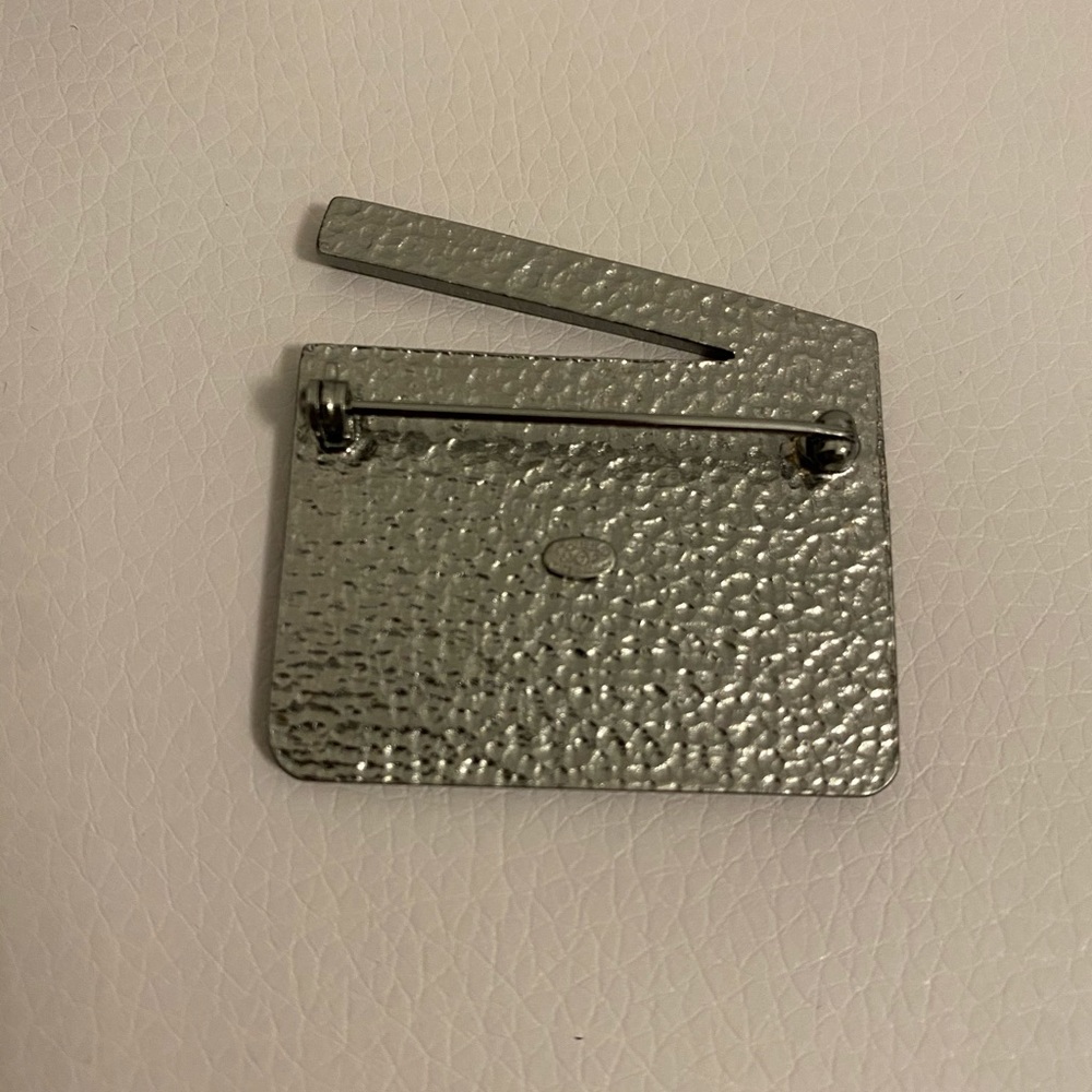Authentic Chanel brooch - Picture 5 of 7